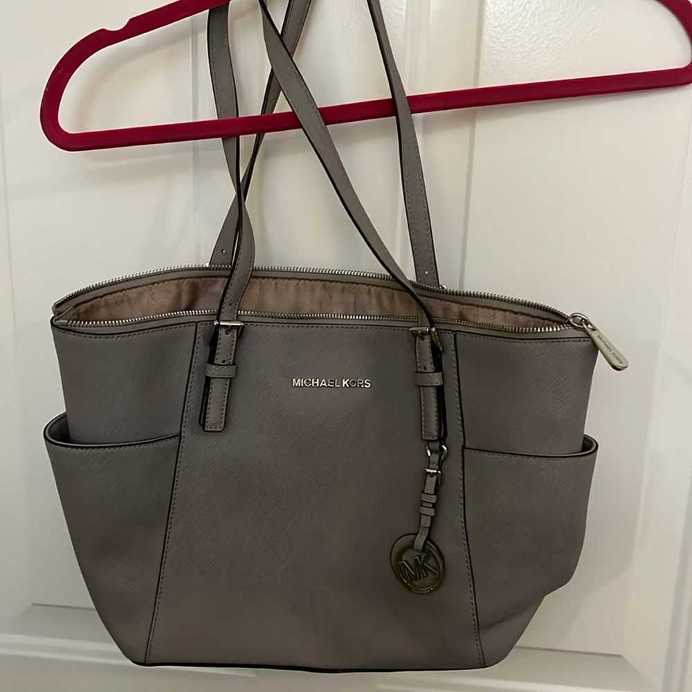 Classic Michael Kors shoulder bag